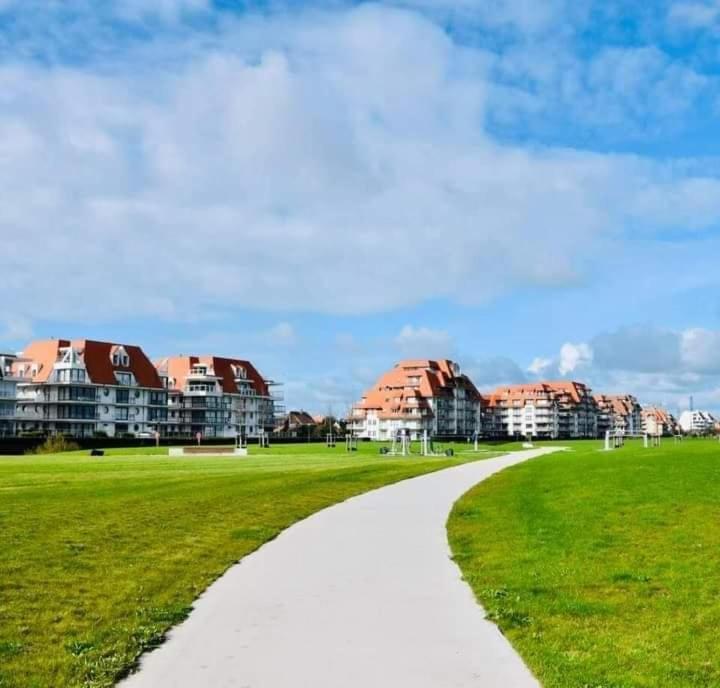 Duplex Villa Capricia Appartement Met Zwembad Nieuwpoort Jachthaven Exterior foto
